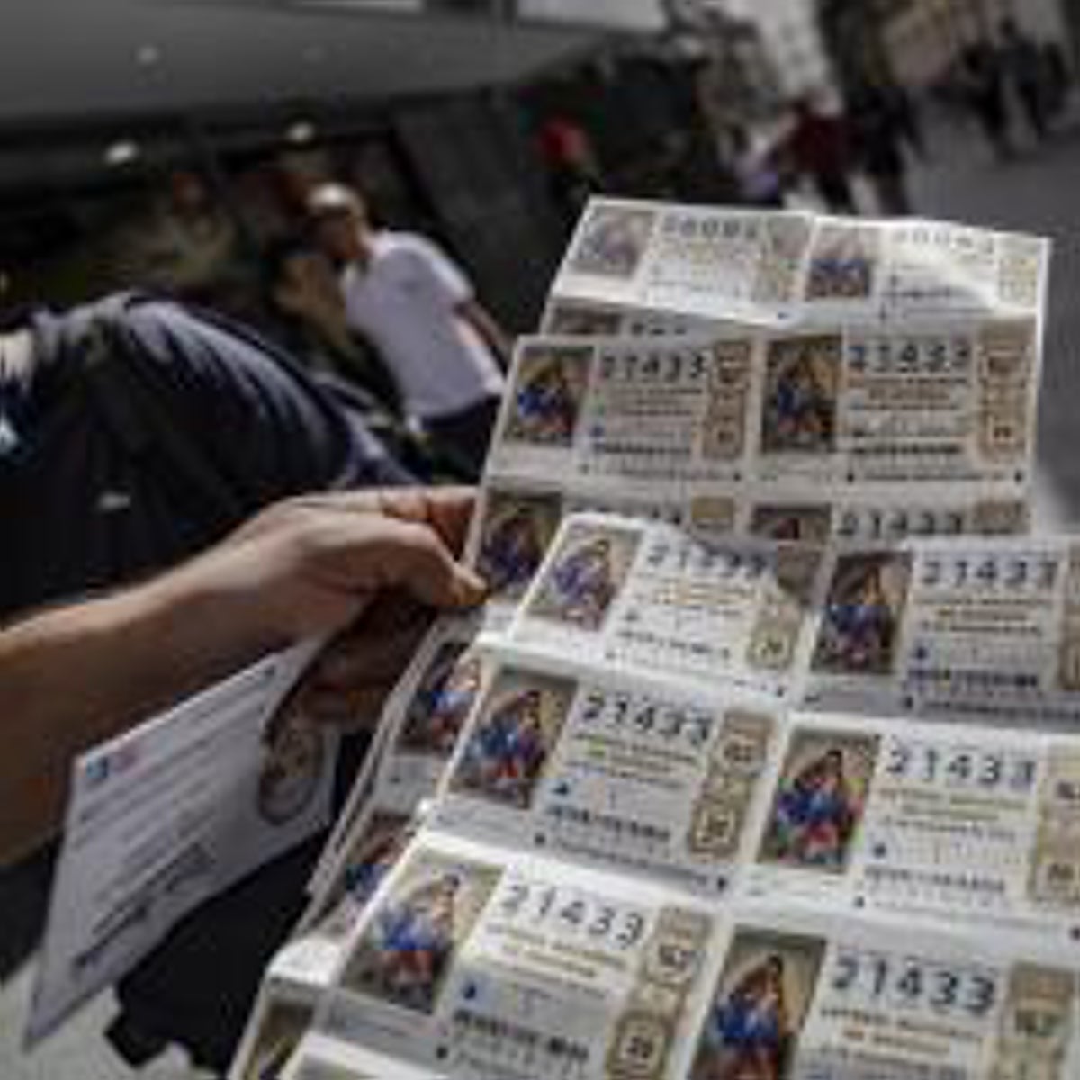 ¿Hay Lotería de Navidad más allá de España? Estos son los sorteos que 'fabrican' ricos en el mundo