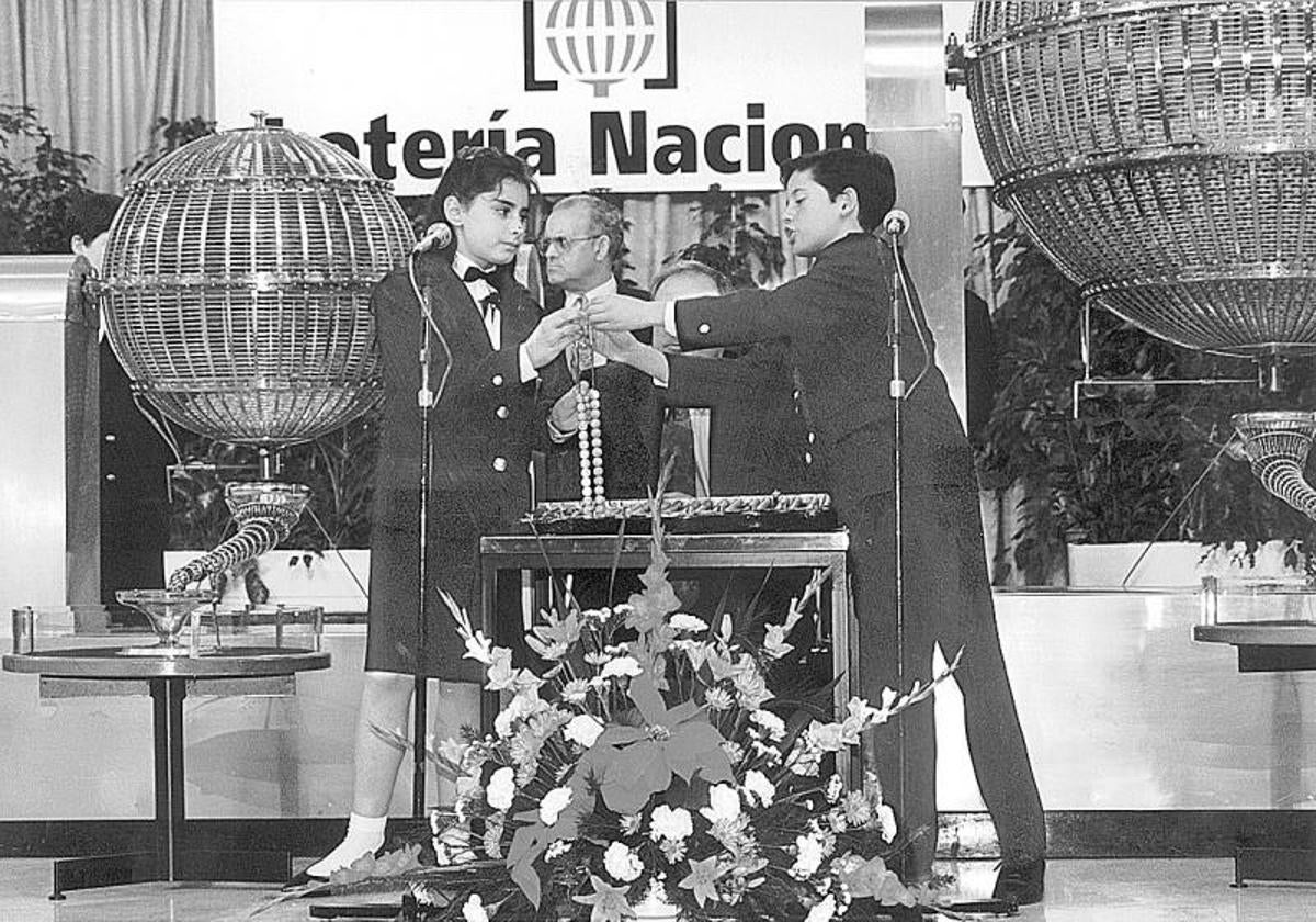 ¿Cuándo se celebró la primera Lotería de Navidad y cuál fue el primer Gordo?