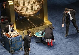 Quién se lleva el dinero del Gordo de la Lotería de Navidad si toca en un número que no tiene nadie