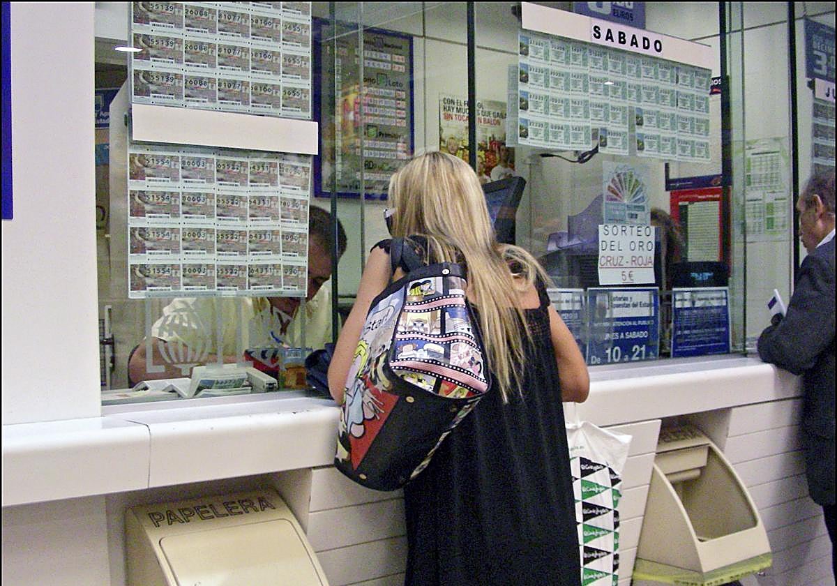 Cuánto dinero se gana con la pedrea, los reintegros y las terminaciones en la Lotería de Navidad