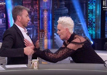 Brigitte Nielsen sonroja a Pablo Motos con un inesperado piropo: «Eres tan famoso como Oprah Winfrey»