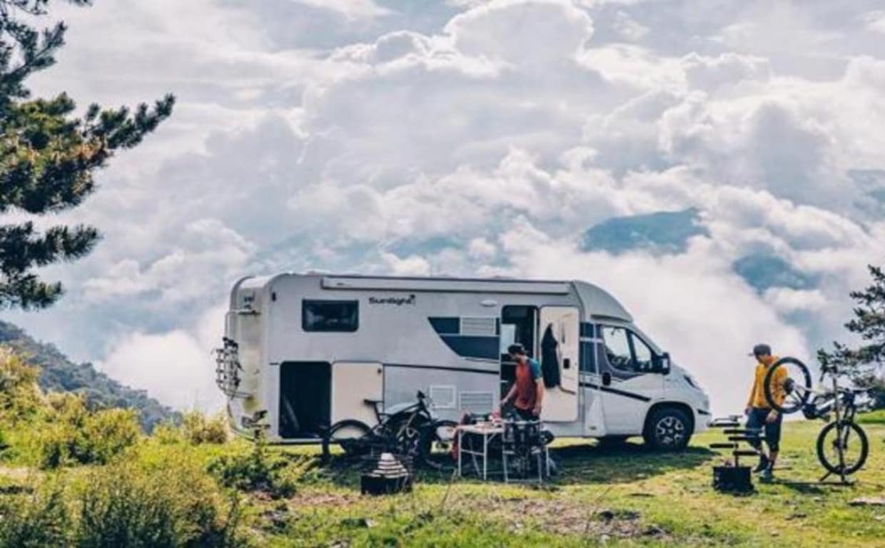 Caravana autocaravana o camper la DGT te ayuda a elegir