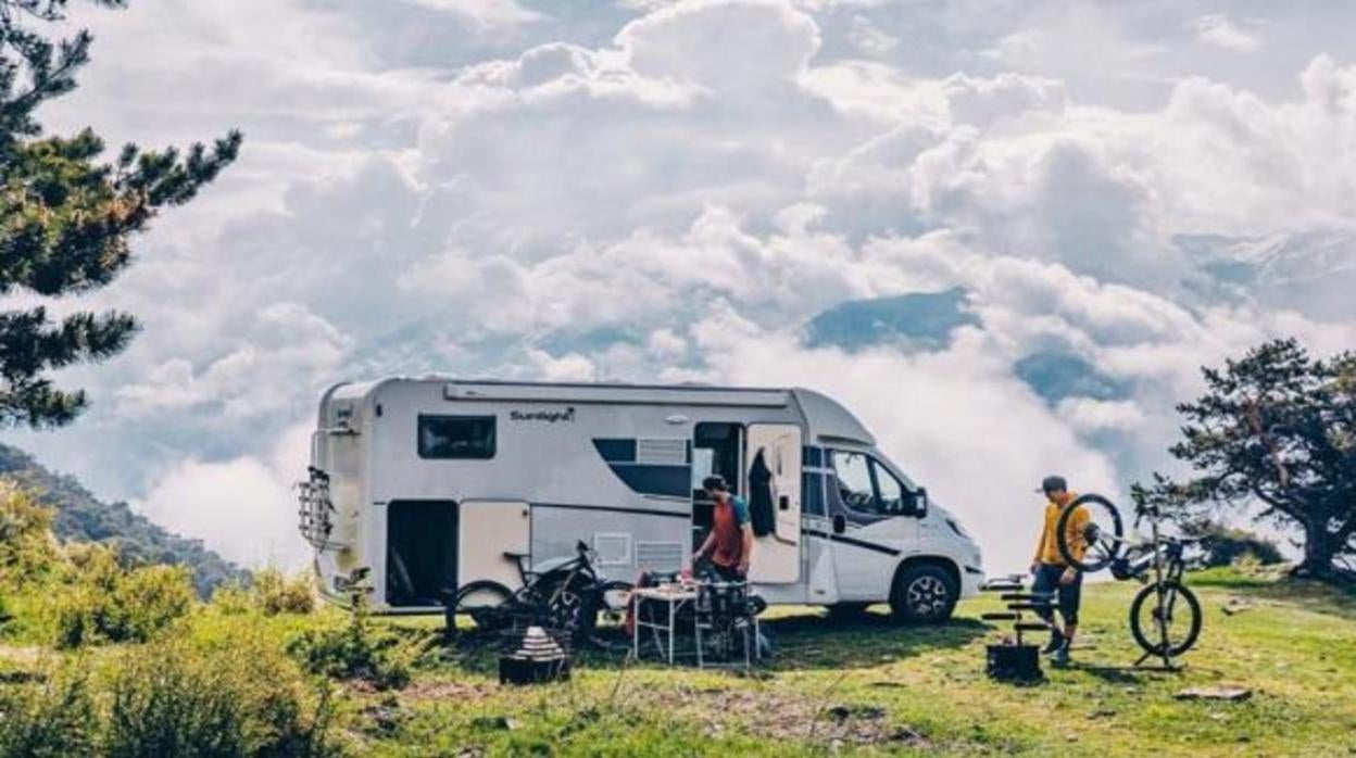 Caravana, autocaravana o camper: la DGT te ayuda a elegir