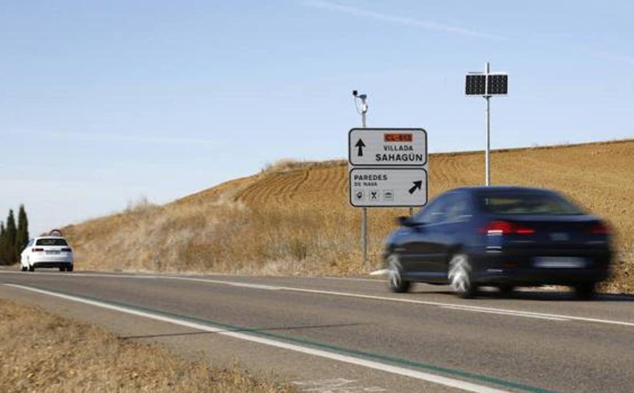 Tramo marcado en una carretera castellanoleonesa