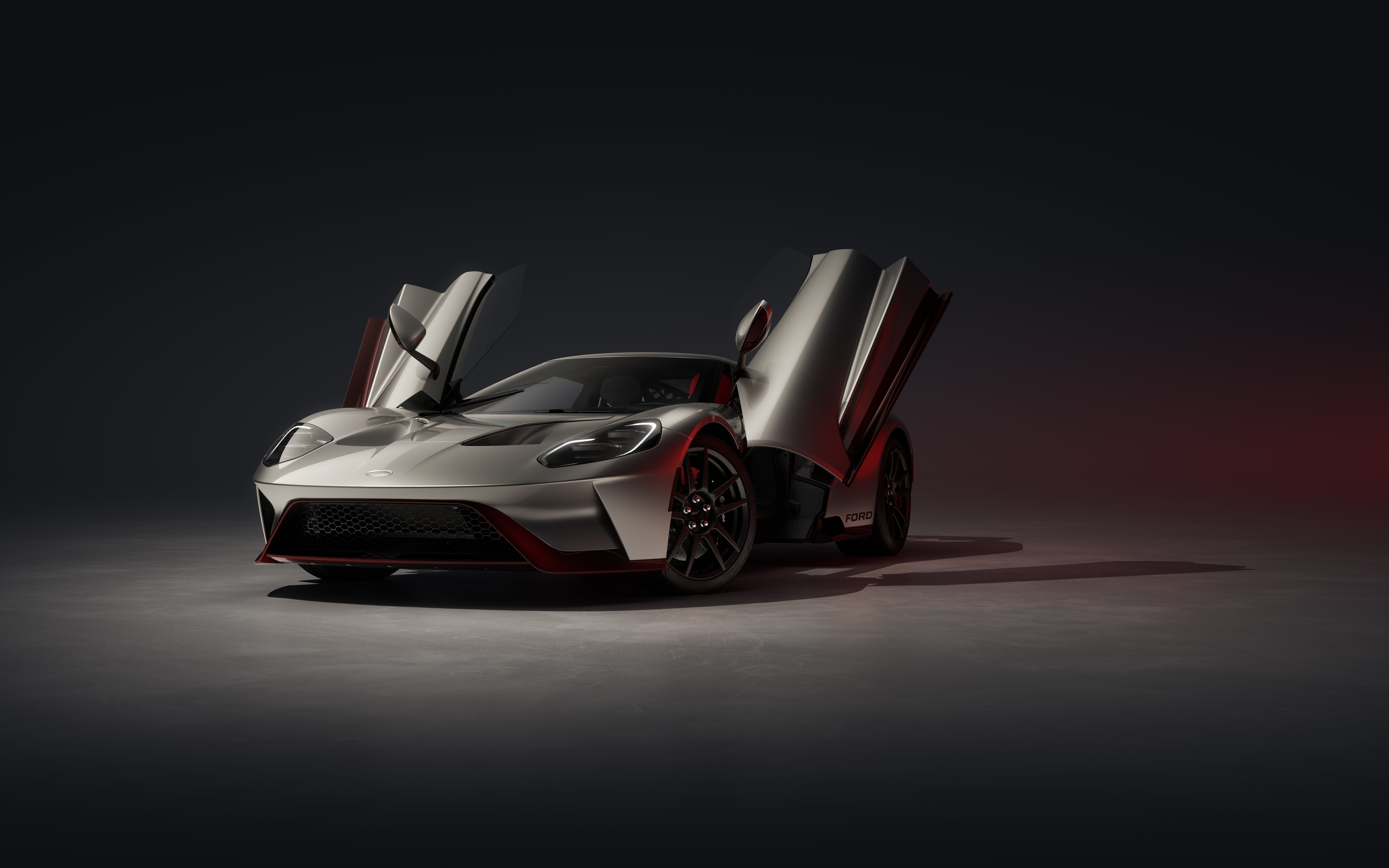 Como última edición especial de la actual generación de modelos de carretera, el Ford GT LM Edition rinde homenaje a la victoria de la compañía en Le Mans en 2016; las entregas a clientes comienzan este otoño y la producción finaliza a finales de año