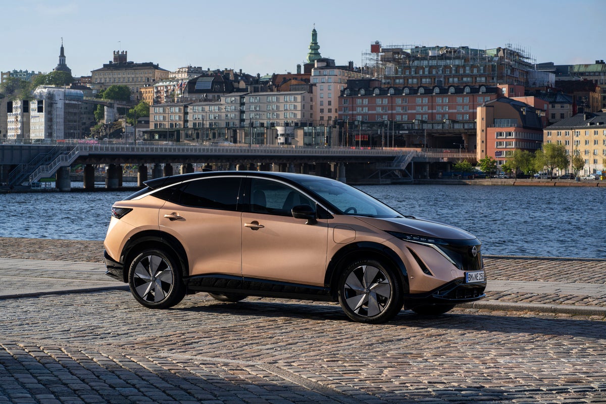 Incorporando el ADN japonés de Nissan, el llamativo exterior e interior del Ariya re-imagina el potencial de los vehículos eléctricos al encarnar la filosofía del futurismo japonés atemporal de Nissan con un diseño poderoso que fusiona estética y funcionalidad, al tiempo que crea una atmósfera exclusiva y abierta