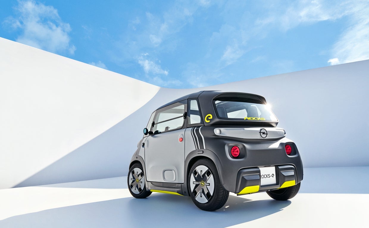 Opel convoca a los jóvenes diseñadores a hacer su concept car con el Rocks-e