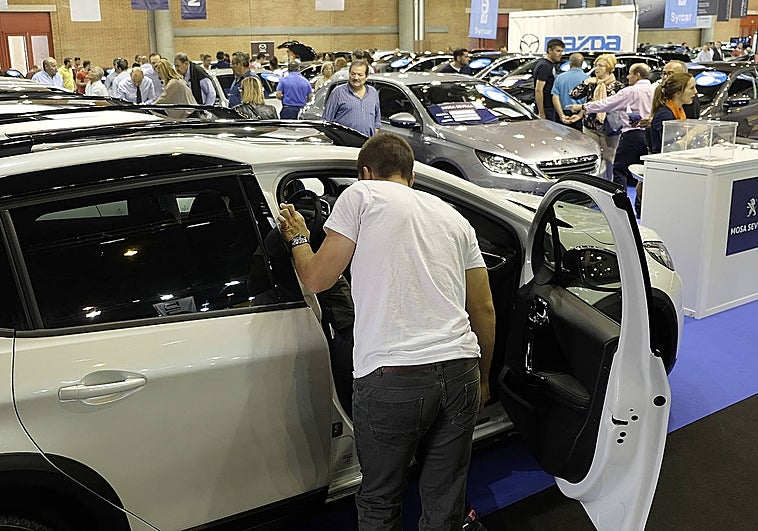 Estos son los consejos de la DGT antes de comprar un coche de segunda mano