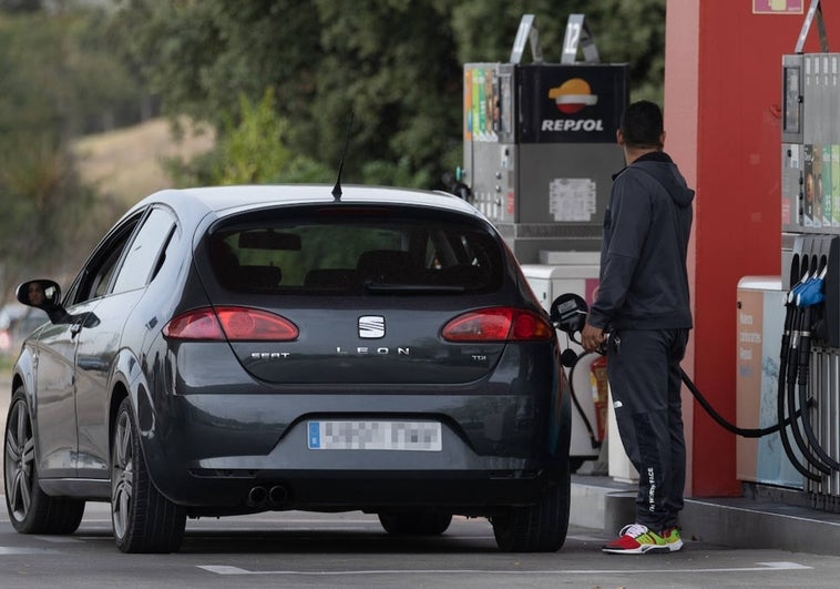 Cómo ahorrar en la gasolina en este puente de la Constitución