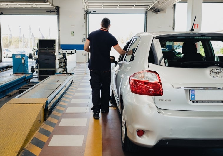 El 35% de los coches circulan sin tener la ITV al día