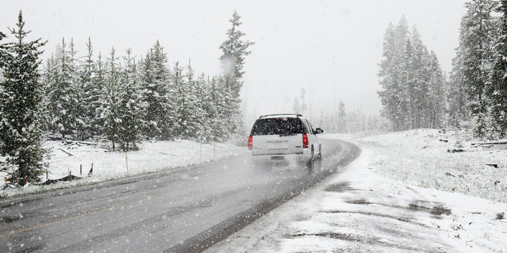 The DGT warns about how to act if we get caught in a snowfall on the road