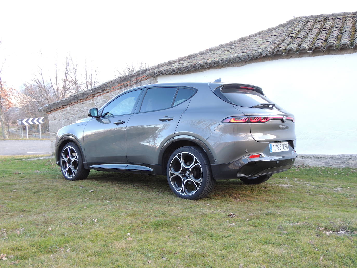 Su estilo representa la síntesis perfecta entre la historia prestigiosa de la marca y el desarrollo de una nueva estética y nuevos cánones.