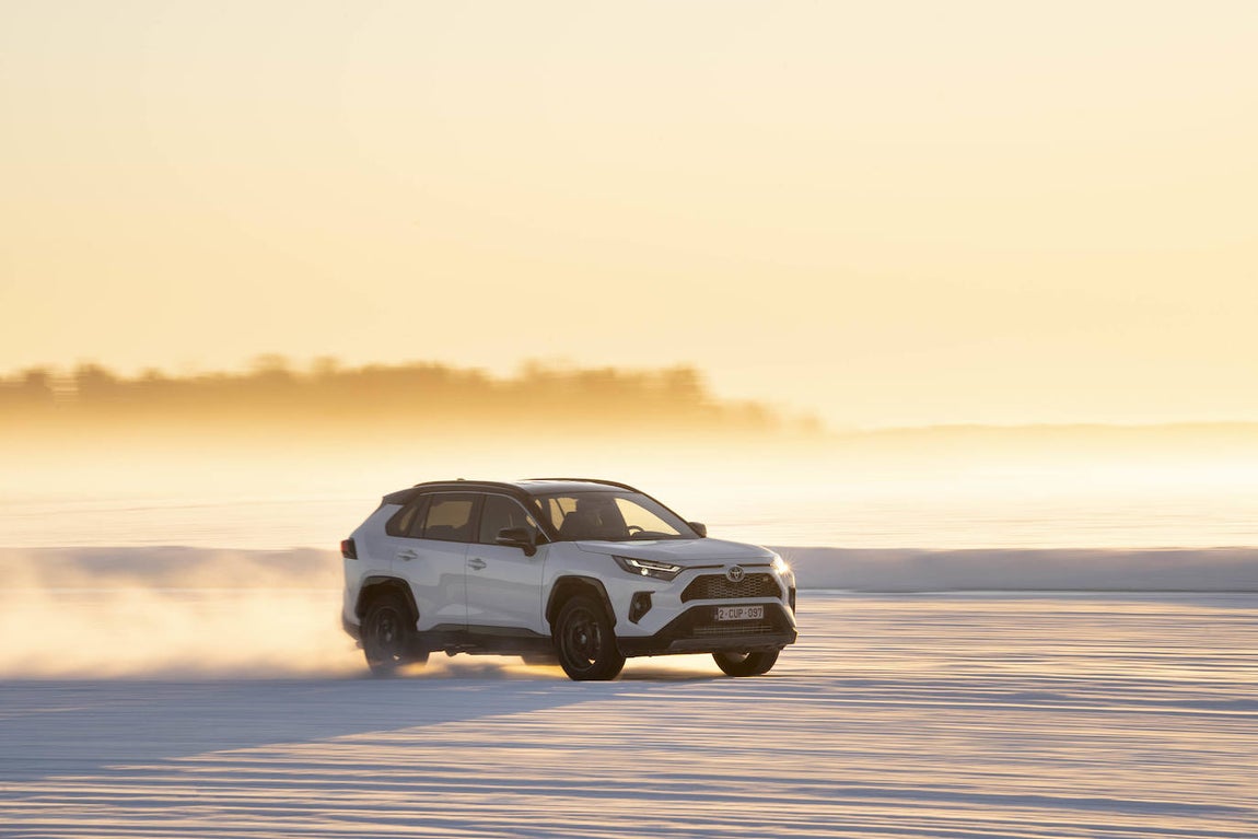 La versión híbrida enchufable, no disponible hasta 2024, es la más potente hasta la fecha y genera un máximo de 306 CV. Esto le permite acelerar de cero a 100 km/h en 6 segundos
