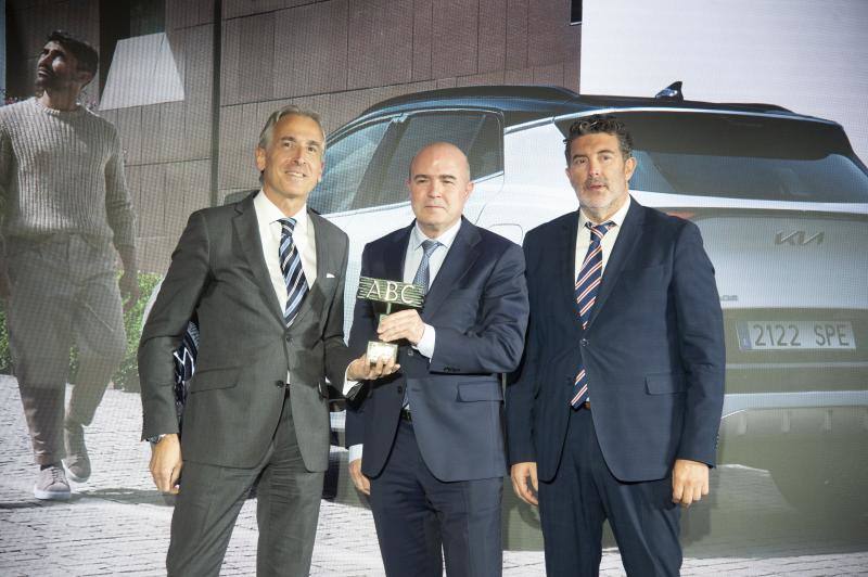 Emilio Herrera, José María López Martínez y Julián Quirós.