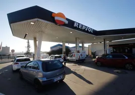 Se aproxima la fecha en la que terminan los descuentos para echar gasolina en Repsol, Cepsa, BP, Galp o Shell