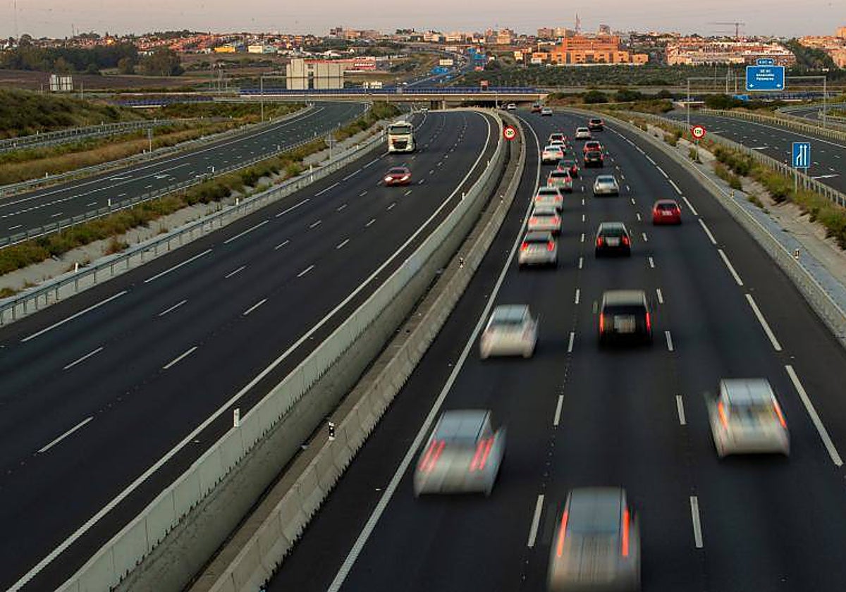 Cinco consejos de la DGT para consumir menos gasolina y ahorrar dinero