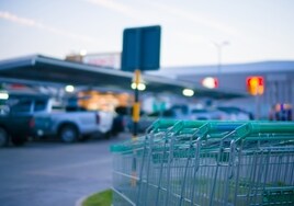 La multa que te puede poner la DGT relacionada con el carrito del supermercado