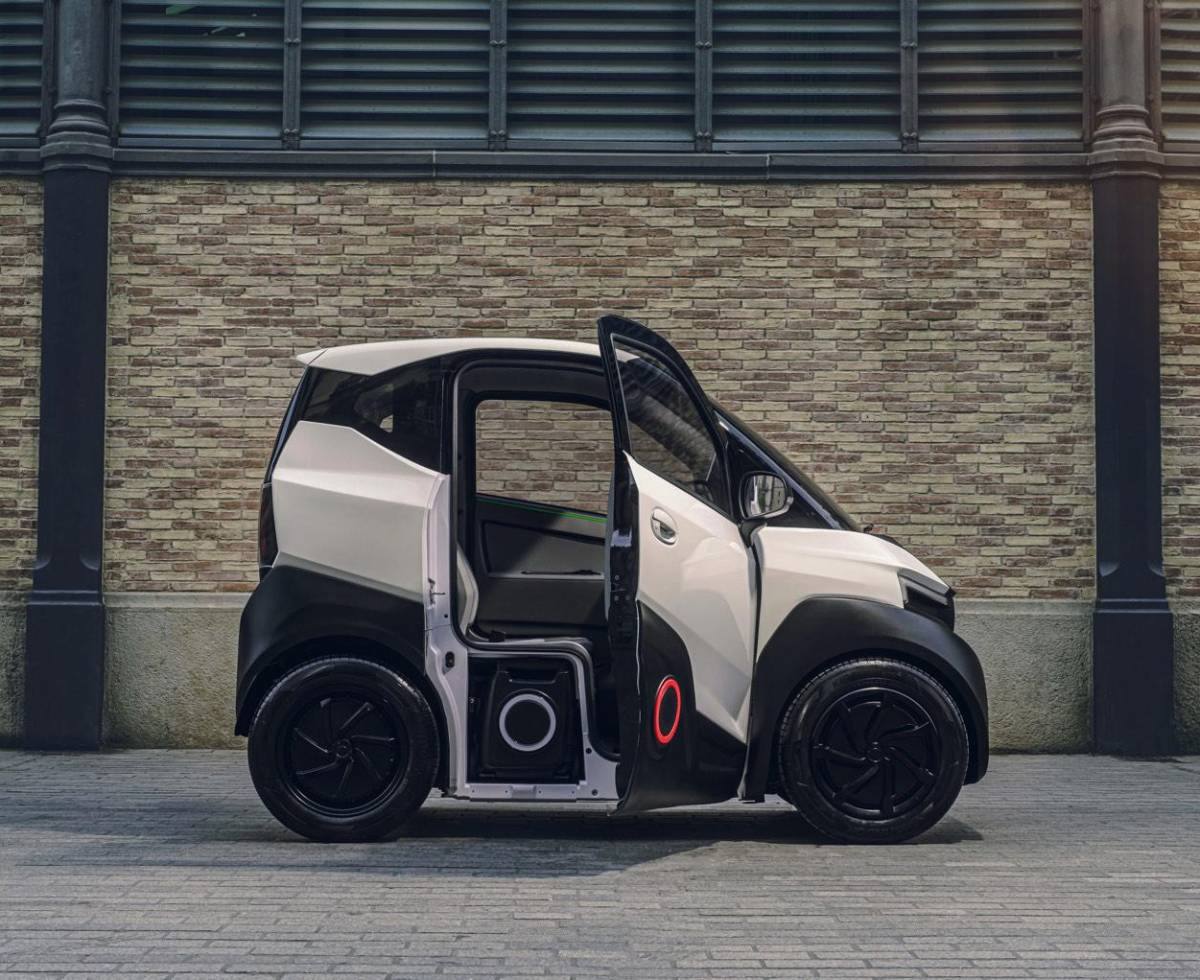 Silence SO4 Fabricado en Barcelona, dispone de un sistema de baterías extraibles. Hay dos versiones, una urbana, con 45 km/h de velocidad máxima, y otra para carretera, con hasta 90 km/h.