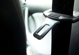 El detalle del cinturón de seguridad que tiene una función desconocida: muy poca gente lo sabe