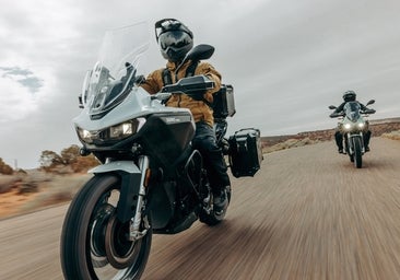 Todo lo que necesitas saber para viajar en moto eléctrica