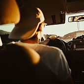 Sigue estos consejos para que el calor extremo no fastidie tu viaje en coche