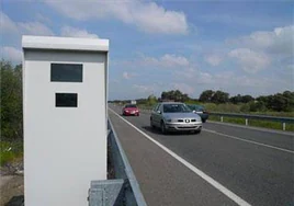 Cazan a un Bugatti a 388 km/h en Bélgica y su conductor se puede llegar a librar de la multa