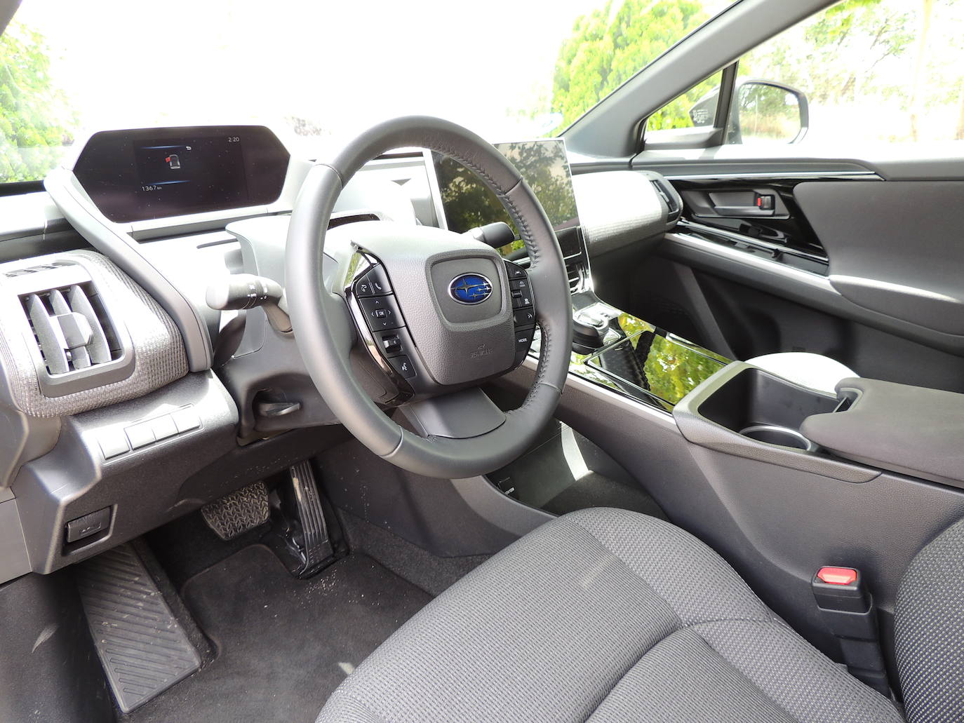 Gracias a ello obtenemos una mejor maniobrabilidad y una distribución del espacio sumamente eficiente que permite incrementar la amplitud en el habitáculo.