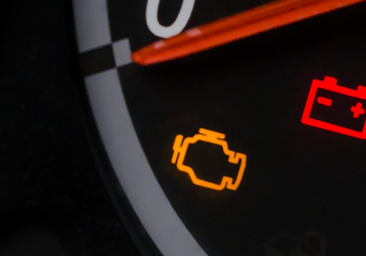 Estos son los testigos del coche que deben preocuparte y por los que debes ir al taller si se encienden