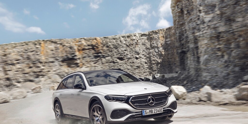 This is how the Mercedes-Benz E-Class All-Terrain performs easily on uneven terrain