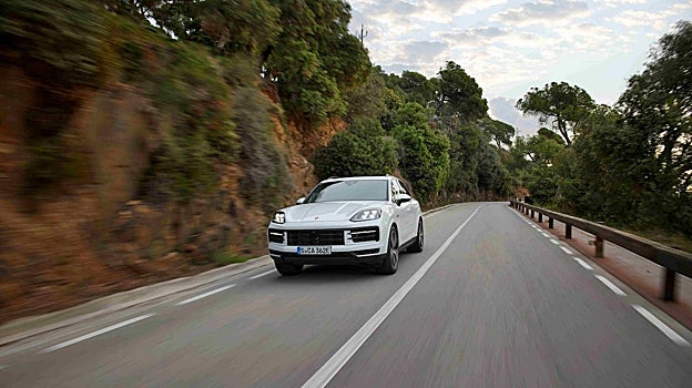 Suspensión neumática de serie con tecnología de dos cámaras y dos válvulas para una amplia variedad de usos