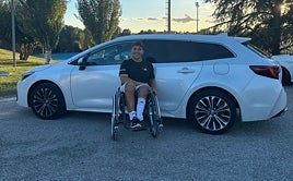 Martín de la Puente y su Toyota Corolla Tourning Sport Electric Hybrid