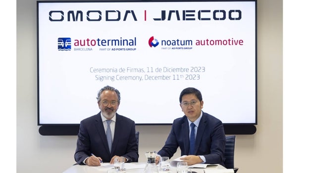 Xavier Vázquez (CEO Noatum Automotive) y Danny Xia (Deputy General Manager European Region Chery International)