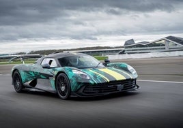 Valhalla: el superdeportivo híbrido de Aston Martin inicia sus pruebas