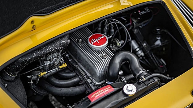 El motor del R 12 TS subido 70 CV latía bajo el capó desde 1970, hasta que, en 1977, se monta el del R5 Copa