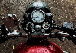 Atención y anticipación: Cómo circular en moto en invierno