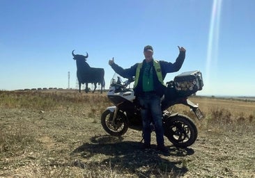 Recorrido por los Toros de Osborne en moto eléctrica