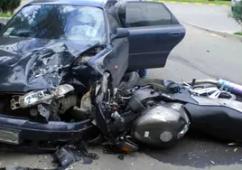 Motoristas y conductores sin cinturón de seguridad elevan las cifras de muertos en carretera