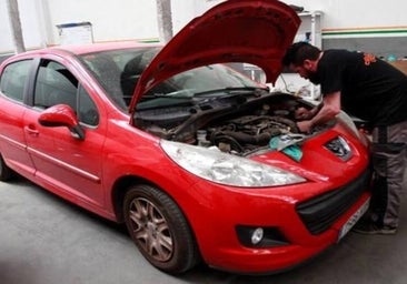 Tres sencillos mantenimientos que puedes hacer tú mismo en el coche