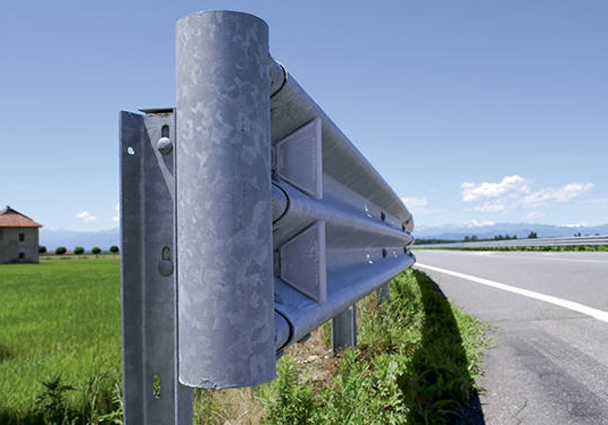 Guardarraíles en las carreteras