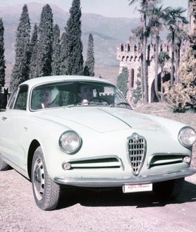 Imagen secundaria 2 - Alfa Romeo Giulietta Sprint rompió moldes por su estrategia comercial 