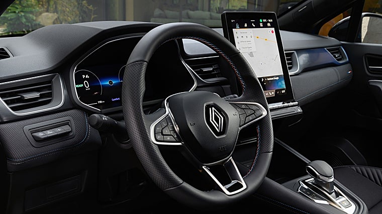 En el salpicadero destaca la gran pantalla multimedia