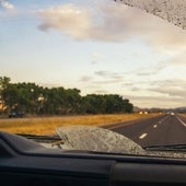 Esta es la multa que la DGT puede ponerte por llevar sucio el parabrisas de tu coche