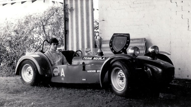 Murray en su juventud, compaginando trabajo de ingeniero y pilotaje