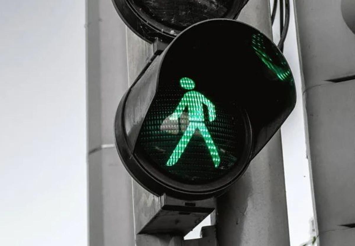 Muchos accidentes se producen al intentar cruzar la calzada