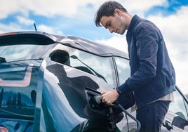 Las ventas de coches eléctricos se estancan en mayo y reducen su cuota