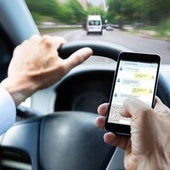 Cómo puedo recurrir una multa por usar el móvil al volante