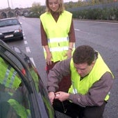 ¿Cuántos chalecos reflectantes se deben llevar en el coche? La multa a la que te podrías enfrentar