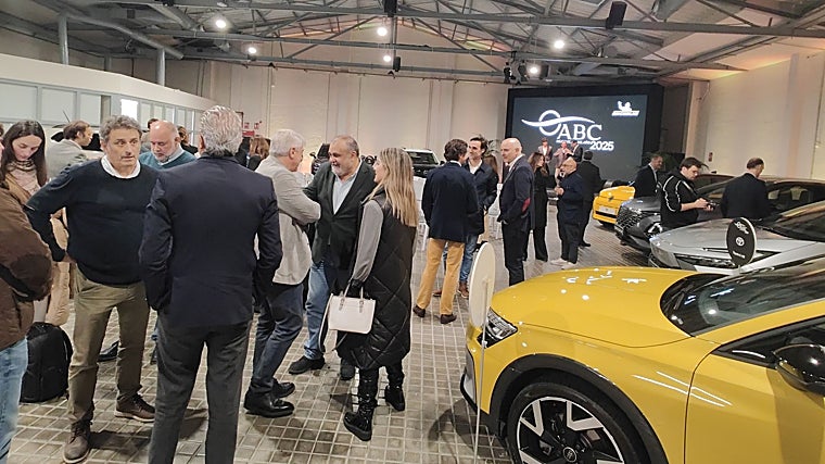 Representantes de las marcas y miembros del Jurado durante la presentación de los candidatos