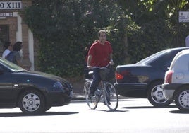 La difícil convivencia entre conductores y ciclistas: ¿Quién se salta más normas de tráfico?