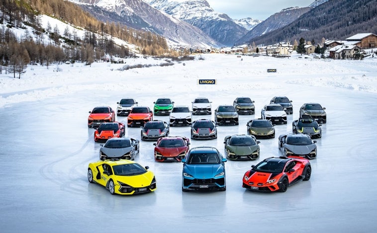 Imagen principal - Lamborghini Accademia Neve, diez años de emoción y rendimiento en Livigno